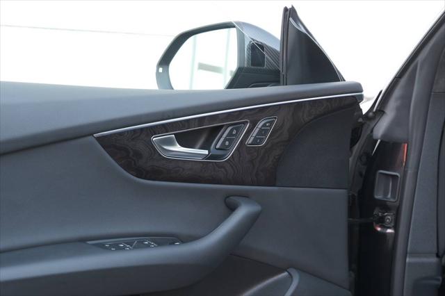 2020 Audi  Q8  Technik 55 TFSI quattro , 多伦多, 五大行Finance估价