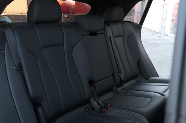 2020 Audi  Q8  Technik 55 TFSI quattro , 多伦多, 五大行Finance估价