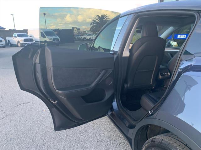 2022 Tesla Model Y Long Range Dual Motor All-Wheel Drive