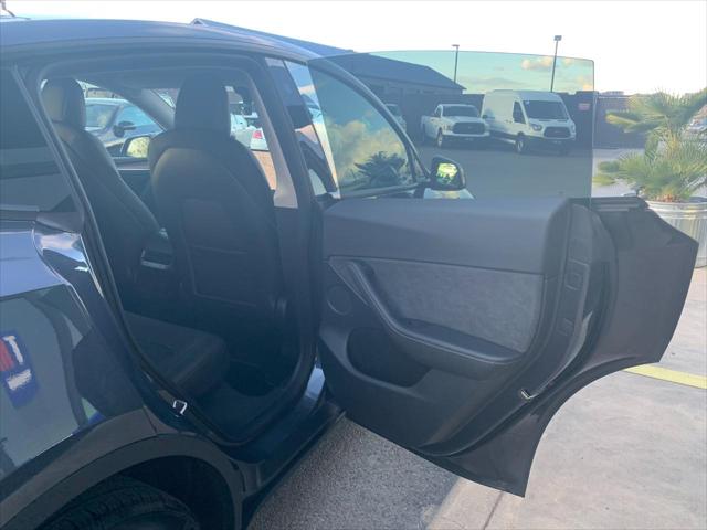 2022 Tesla Model Y Long Range Dual Motor All-Wheel Drive