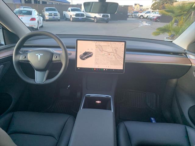 2022 Tesla Model Y Long Range Dual Motor All-Wheel Drive