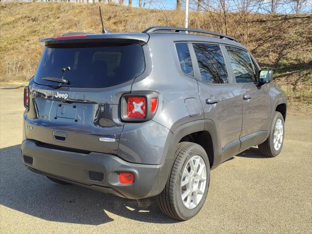 2022 Jeep Renegade RENEGADE LATITUDE 4X4