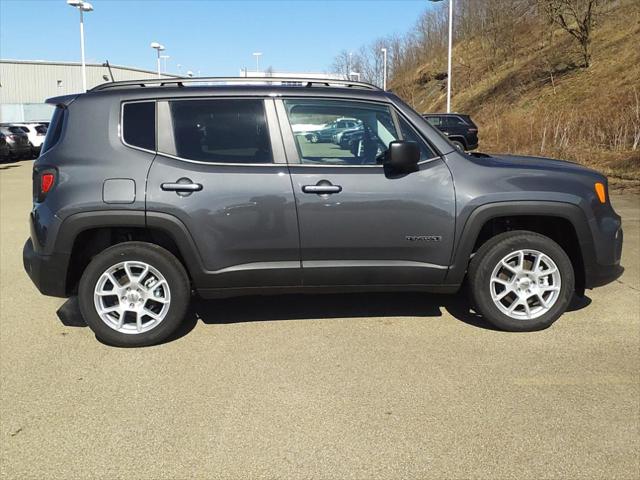 2022 Jeep Renegade RENEGADE LATITUDE 4X4