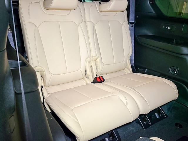 2023 Jeep Grand Cherokee GRAND CHEROKEE L LIMITED 4X4