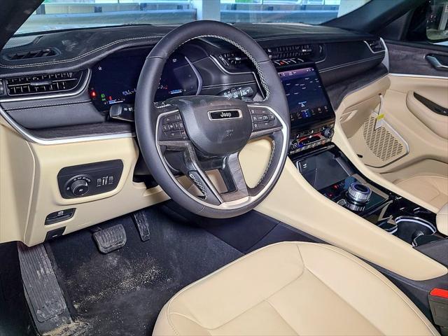 2023 Jeep Grand Cherokee GRAND CHEROKEE L LIMITED 4X4