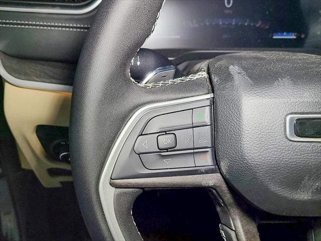 2023 Jeep Grand Cherokee GRAND CHEROKEE L LIMITED 4X4
