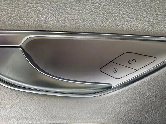 2019 Mercedes-Benz E-CLASS E 300 E 300