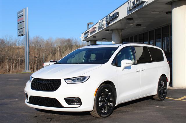 2022 Chrysler Pacifica PACIFICA TOURING L