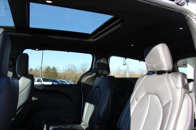 2022 Chrysler Pacifica PACIFICA TOURING L