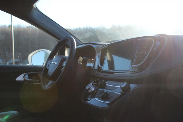 2022 Chrysler Pacifica PACIFICA TOURING L