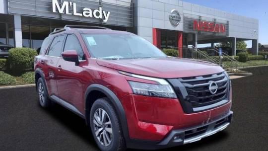 2023 Nissan Pathfinder SL 4WD for sale in Crystal Lake, IL