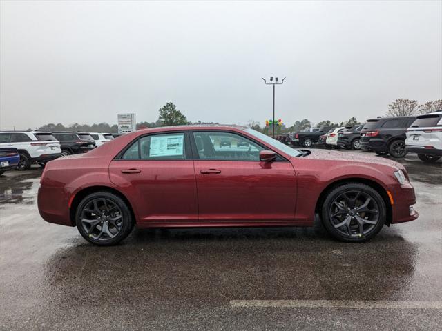 2023 Chrysler Chrysler 300 300 TOURING L RWD