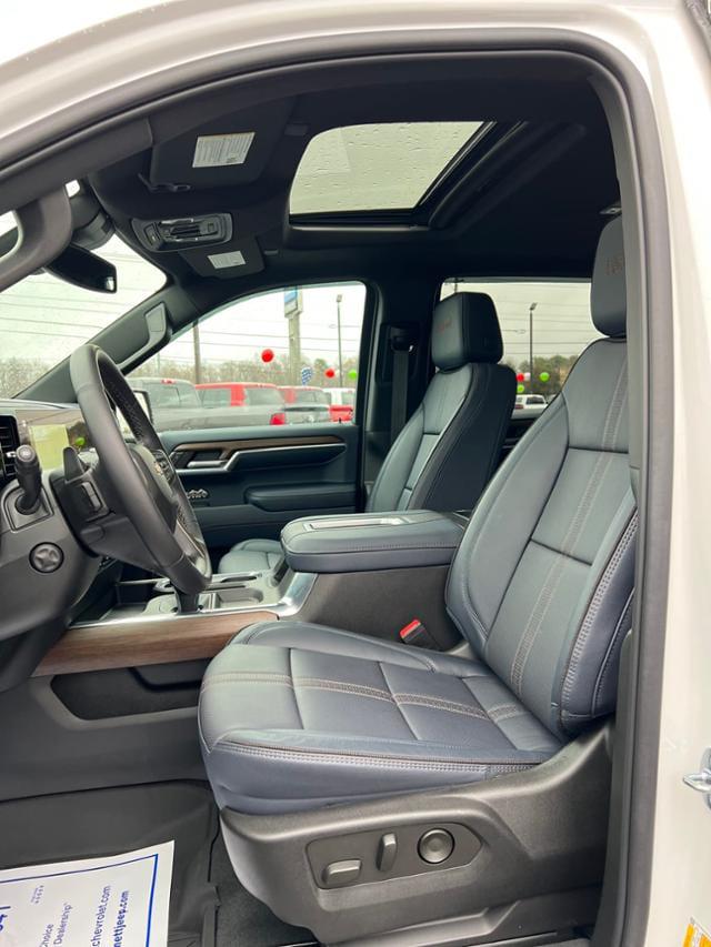 2022 Chevrolet Silverado 1500 4WD Crew Cab Short Bed High Country