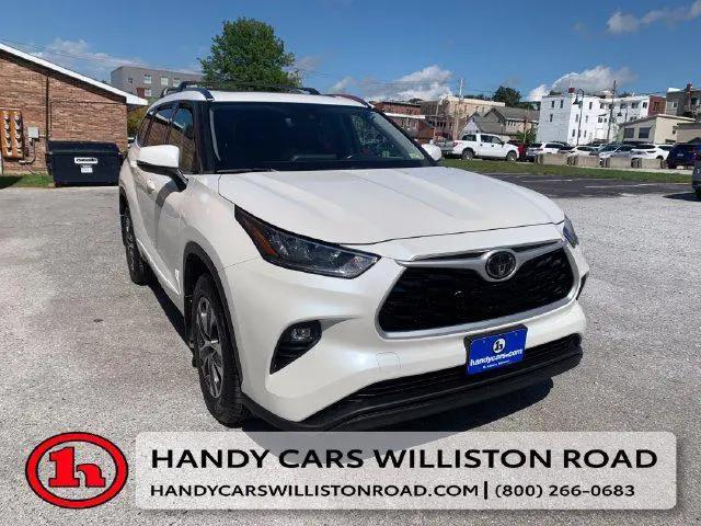 2020 Toyota Highlander XLE for sale in St Albans, VT