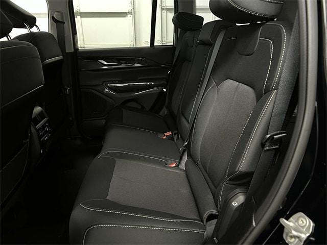 2023 Jeep Grand Cherokee GRAND CHEROKEE LAREDO 4X4