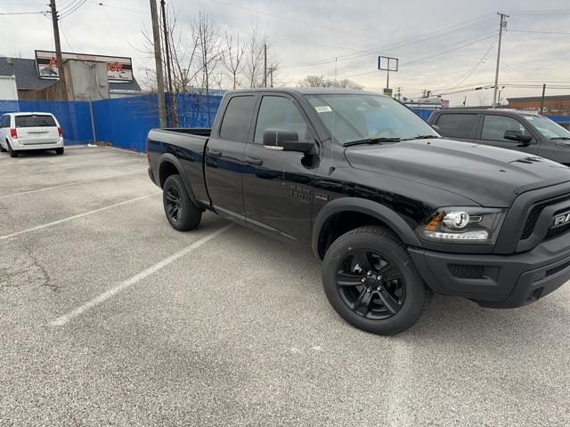 2023 RAM Ram 1500 Classic RAM 1500 CLASSIC WARLOCK QUAD CAB 4X4 64 BOX