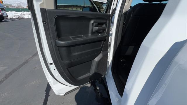 2023 RAM Ram 1500 Classic RAM 1500 CLASSIC TRADESMAN QUAD CAB 4X4 64 BOX