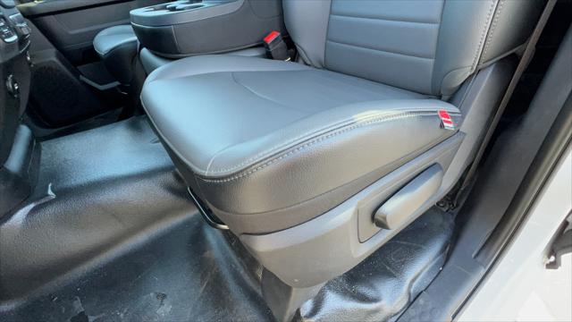 2023 RAM Ram 1500 Classic RAM 1500 CLASSIC TRADESMAN QUAD CAB 4X4 64 BOX