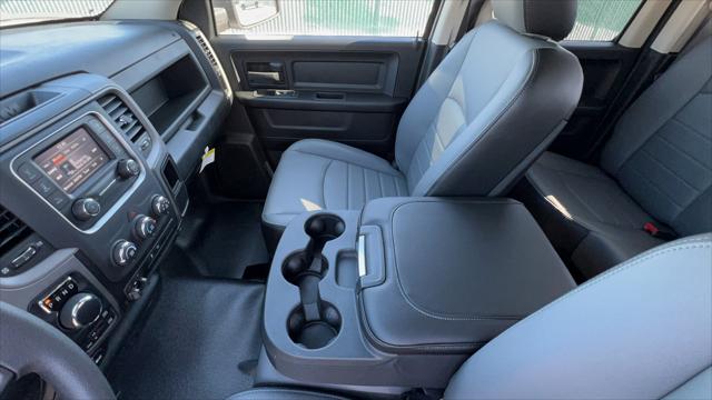 2023 RAM Ram 1500 Classic RAM 1500 CLASSIC TRADESMAN QUAD CAB 4X4 64 BOX