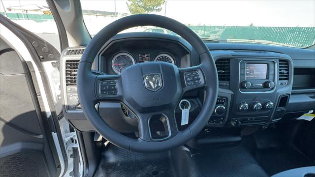2023 RAM Ram 1500 Classic RAM 1500 CLASSIC TRADESMAN QUAD CAB 4X4 64 BOX