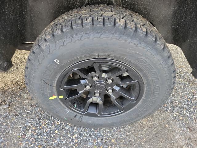 2023 RAM Ram 1500 Classic RAM 1500 CLASSIC WARLOCK QUAD CAB 4X4 64 BOX