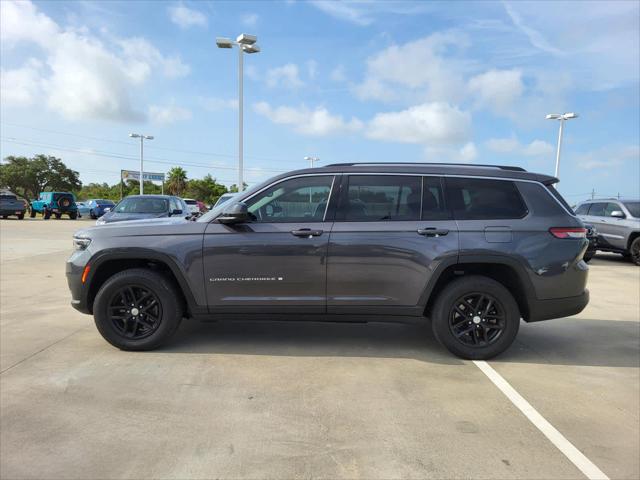 2022 Jeep Grand Cherokee L Laredo 4x4