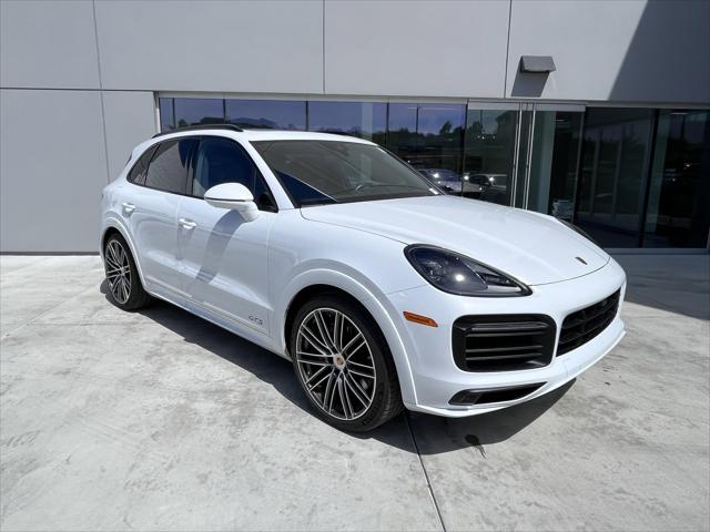 2021 Porsche Cayenne GTS 2021 Porsche Cayenne GTS