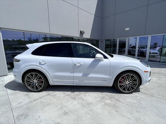 2021 Porsche Cayenne GTS 2021 Porsche Cayenne GTS