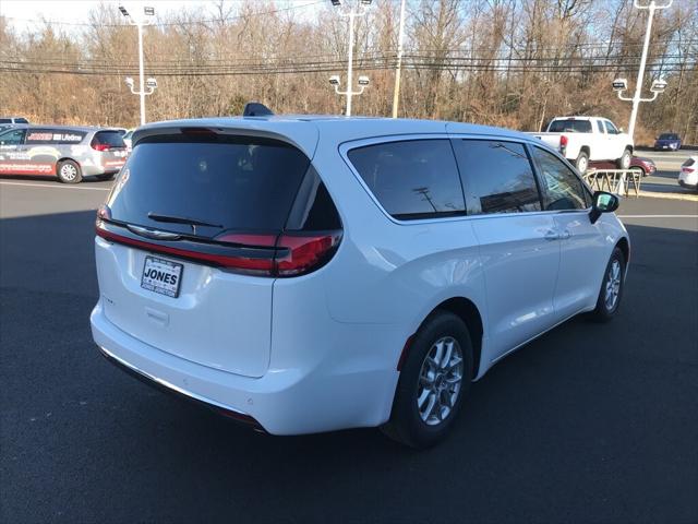 2023 Chrysler Pacifica PACIFICA TOURING L