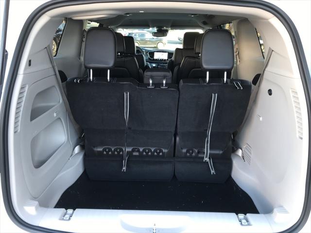 2023 Chrysler Pacifica PACIFICA TOURING L
