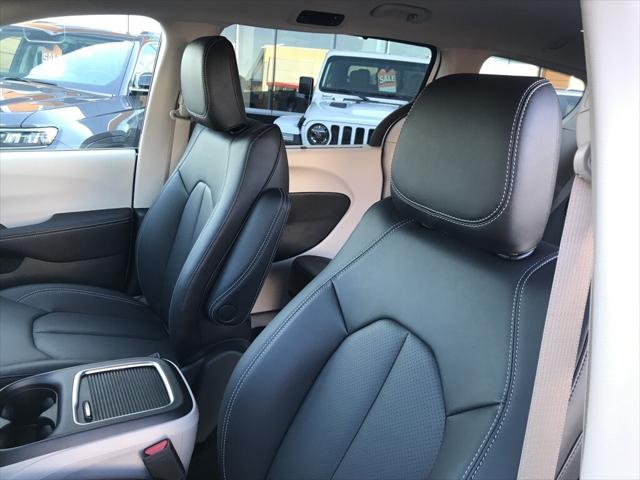 2023 Chrysler Pacifica PACIFICA TOURING L