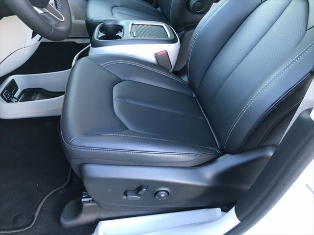 2023 Chrysler Pacifica PACIFICA TOURING L