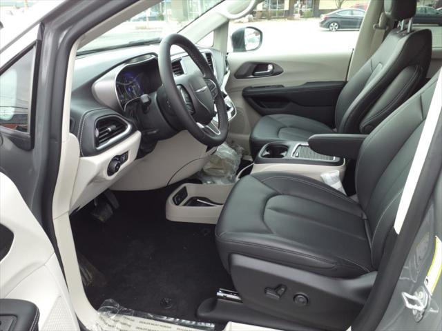 2023 Chrysler Pacifica PACIFICA TOURING L