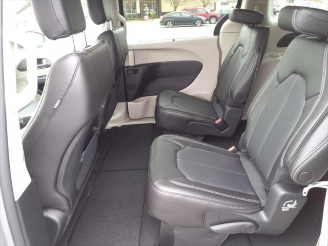 2023 Chrysler Pacifica PACIFICA TOURING L