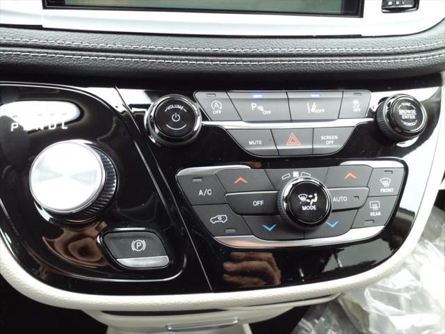 2023 Chrysler Pacifica PACIFICA TOURING L