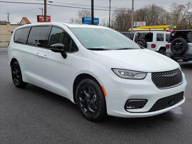 2023 Chrysler Pacifica Hybrid PACIFICA PLUG-IN HYBRID LIMITED