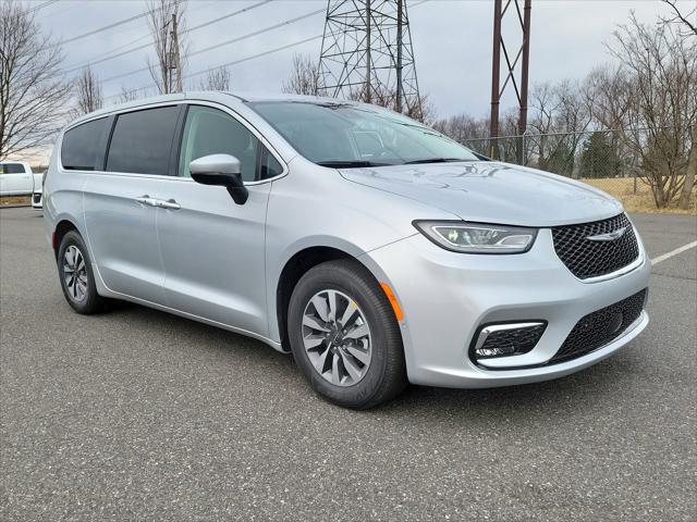 2023 Chrysler Pacifica Plug-In Hybrid PACIFICA PLUG-IN HYBRID TOURING L