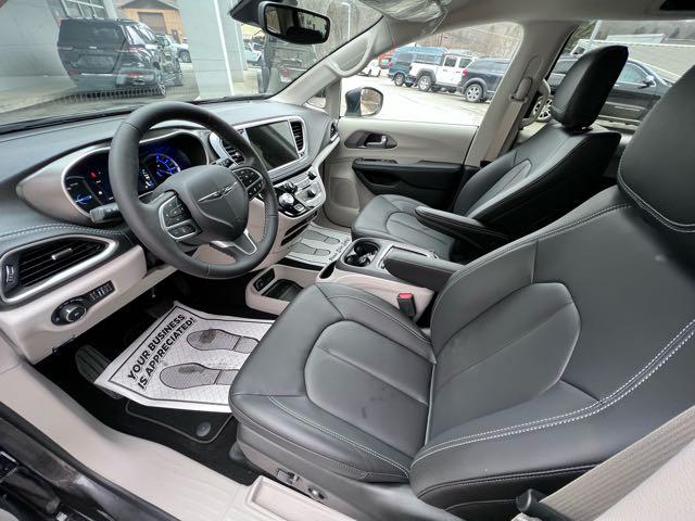 2023 Chrysler Pacifica Plug-In Hybrid PACIFICA PLUG-IN HYBRID TOURING L