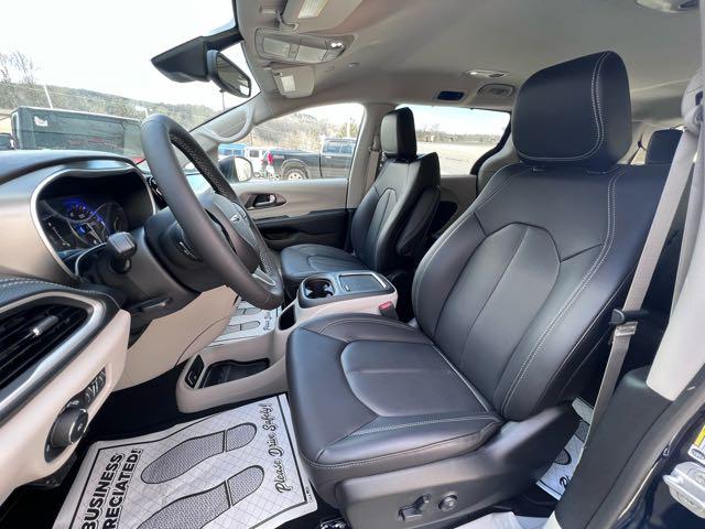 2023 Chrysler Pacifica Plug-In Hybrid PACIFICA PLUG-IN HYBRID TOURING L