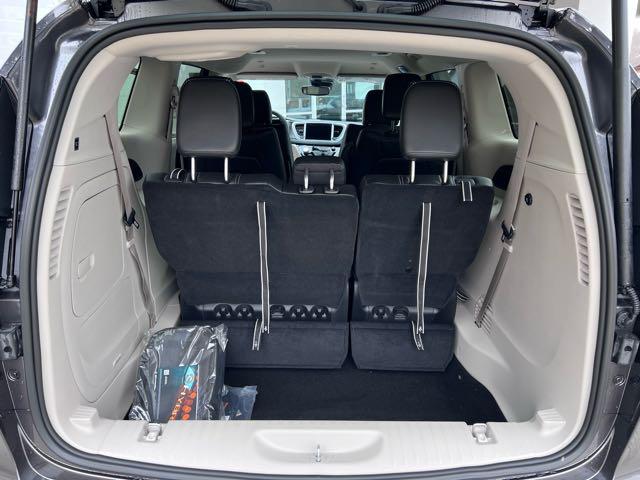 2023 Chrysler Pacifica Plug-In Hybrid PACIFICA PLUG-IN HYBRID TOURING L