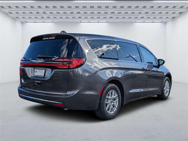 2023 Pacifica TOURING L fwd 3
