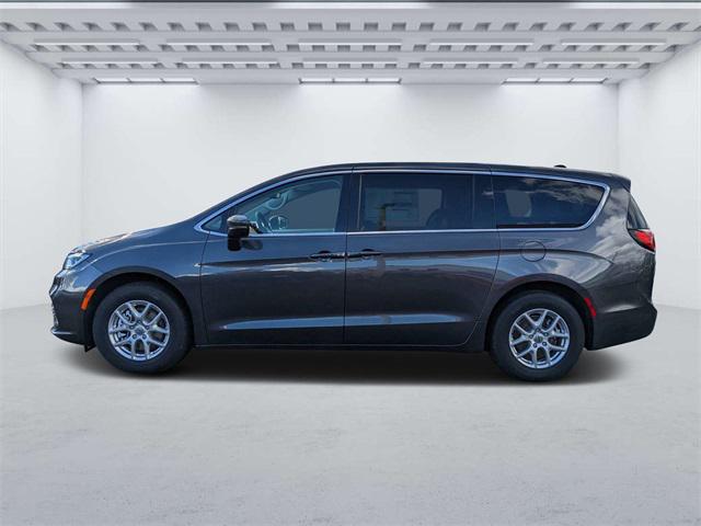2023 Pacifica TOURING L fwd 6