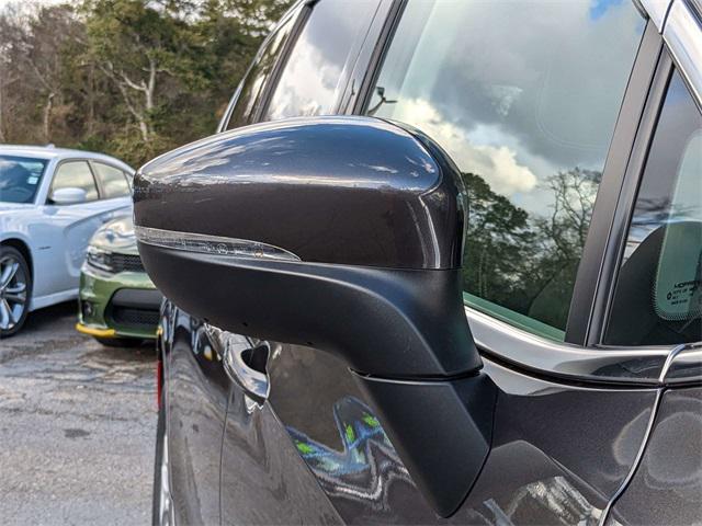 2023 Pacifica TOURING L fwd 11