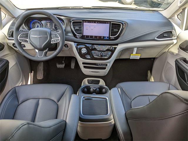 2023 Pacifica TOURING L fwd 15