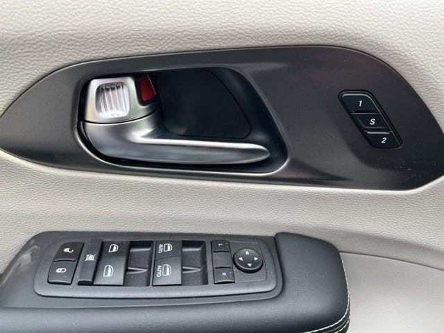 2023 Chrysler Pacifica PACIFICA TOURING L