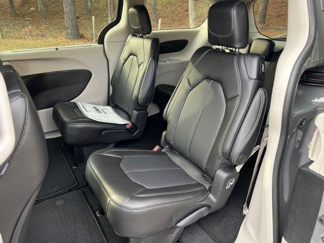 2023 Chrysler Pacifica PACIFICA TOURING L