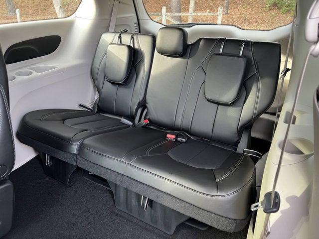 2023 Chrysler Pacifica PACIFICA TOURING L