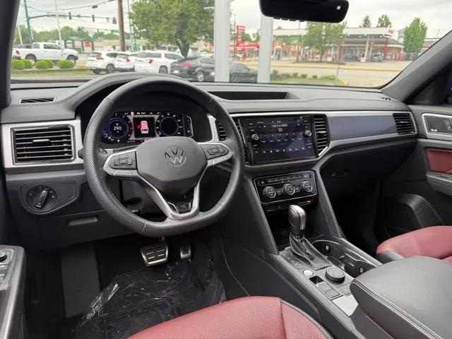 2023 Volkswagen Atlas Cross Sport 3.6L V6 SEL Premium R-Line