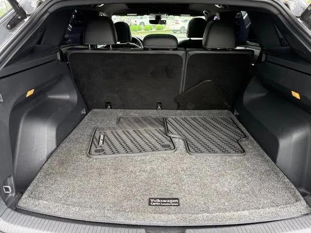 2023 Volkswagen Atlas Cross Sport 3.6L V6 SEL Premium R-Line