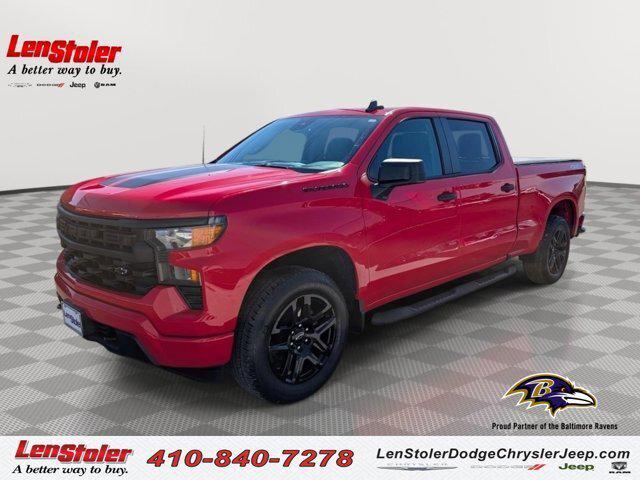2022 Chevrolet Silverado 1500 4WD Crew Cab Standard Bed Custom